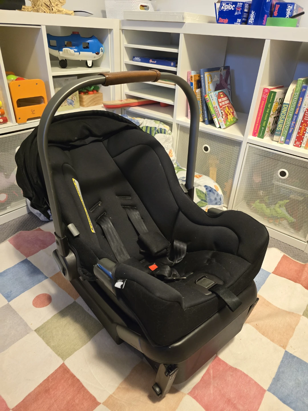 Nuna Pipa Infant Car Seat with Base