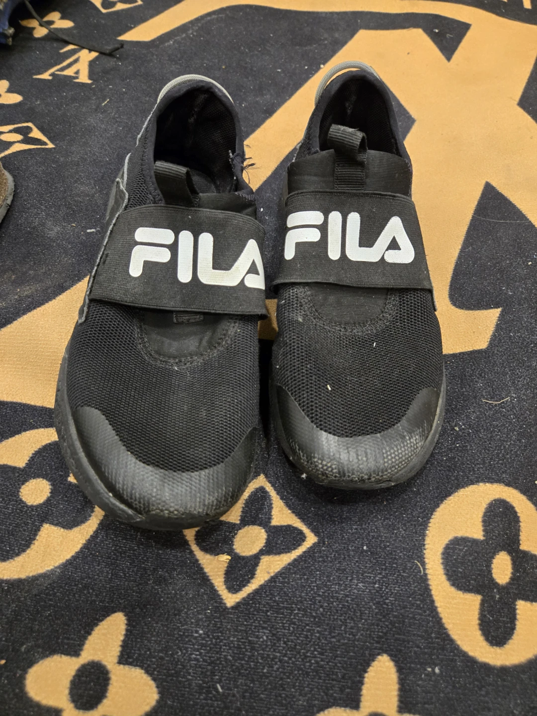Black Fila Slip-On Shoes size 7