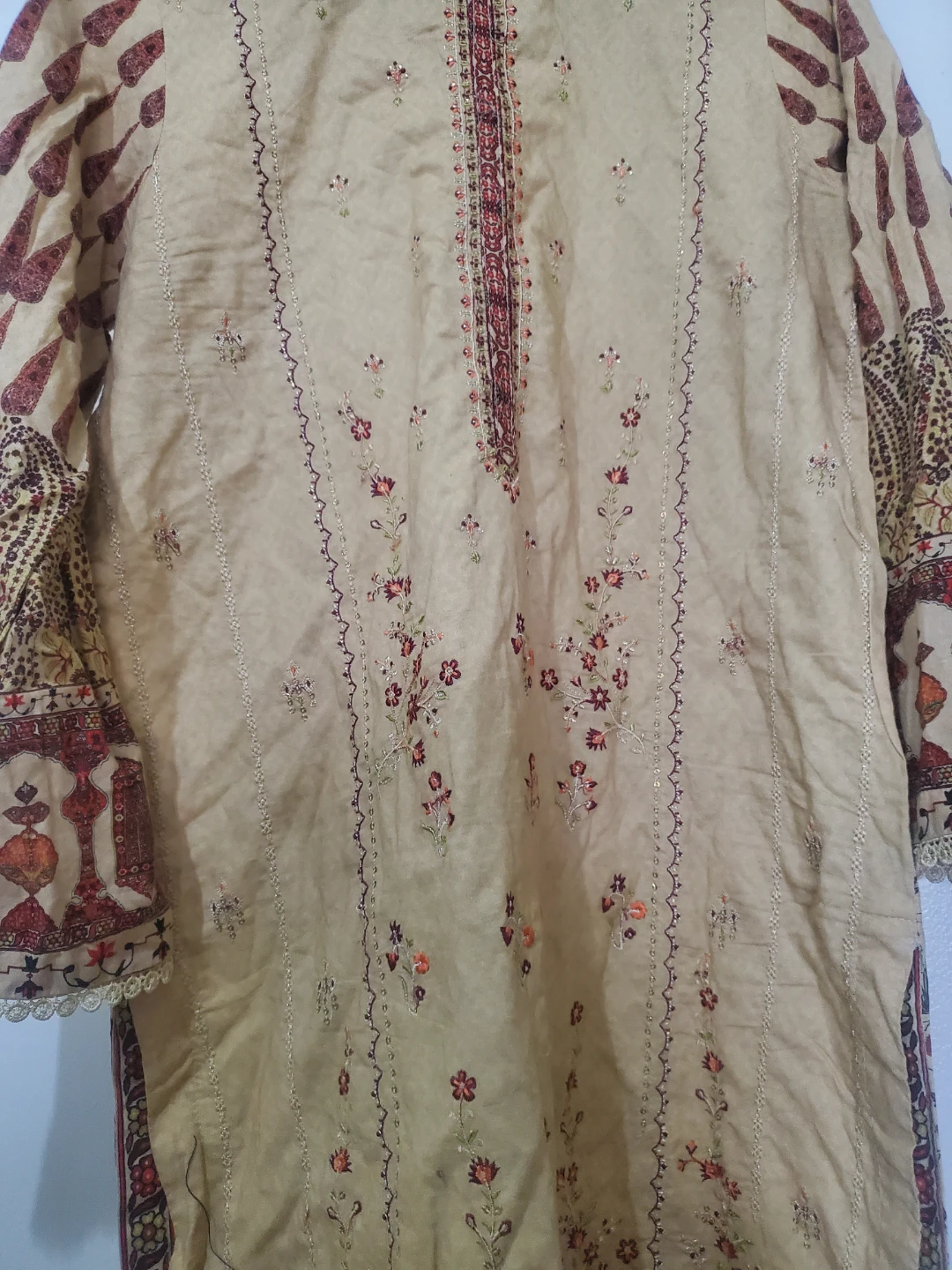 Embroidered Kameez Shalwar Outfit