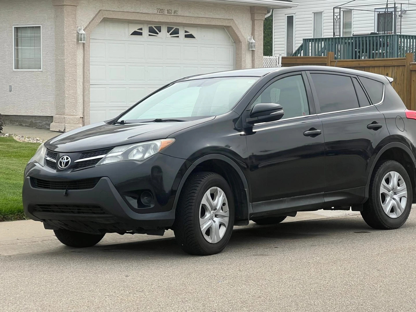 Black Toyota RAV4 LE