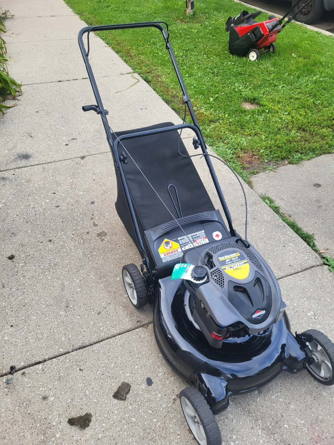 Lawnmover Yard Machine Push In Excellents Conditions - photo 3