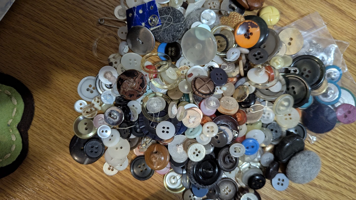Assorted Vintage Buttons Container - photo 2