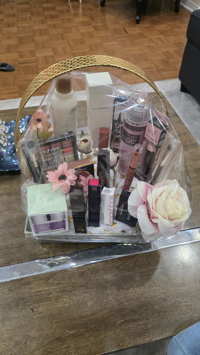Assorted Makeup Gift Basket - photo 3