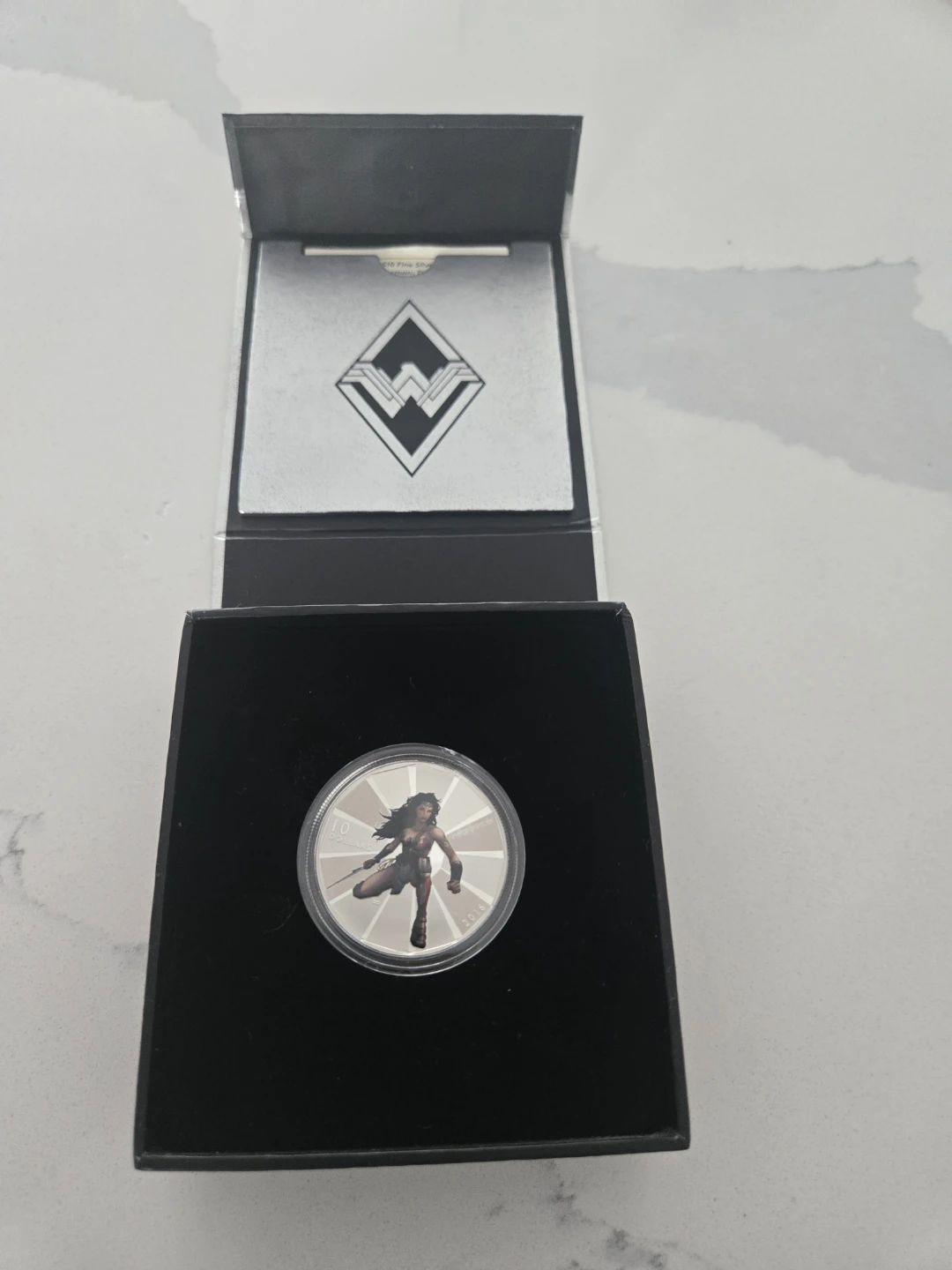 2016 Royal Canadian Mint Wonder Woman Fine Silver Coin - photo 5