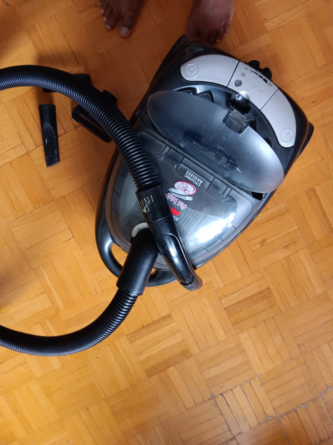 Bissell Bagless Vacuum Cleaner