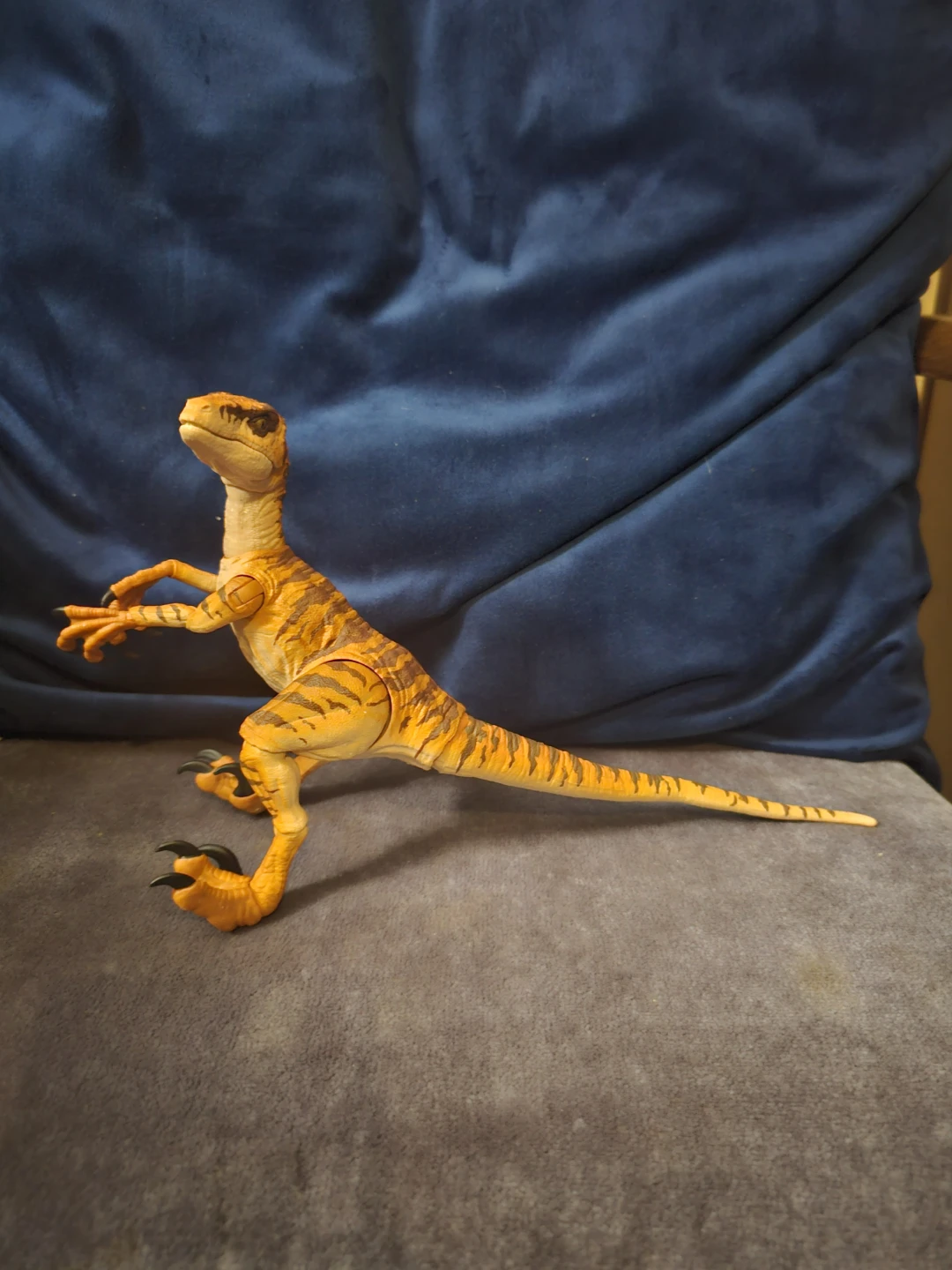 Mattel Jurassic World Amber Collection Velociraptor - photo 3