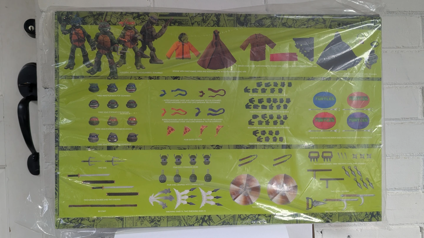 Mezco 1:12  TMNT Box Set (1st Release) Mint Displayed Condition - photo 5