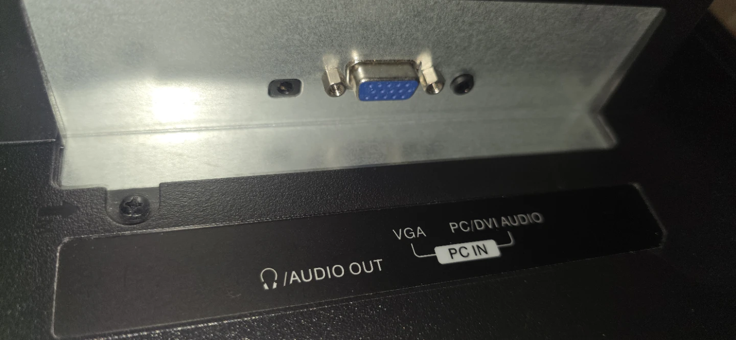 29" Insignia 12G17A LCD TV - photo 4