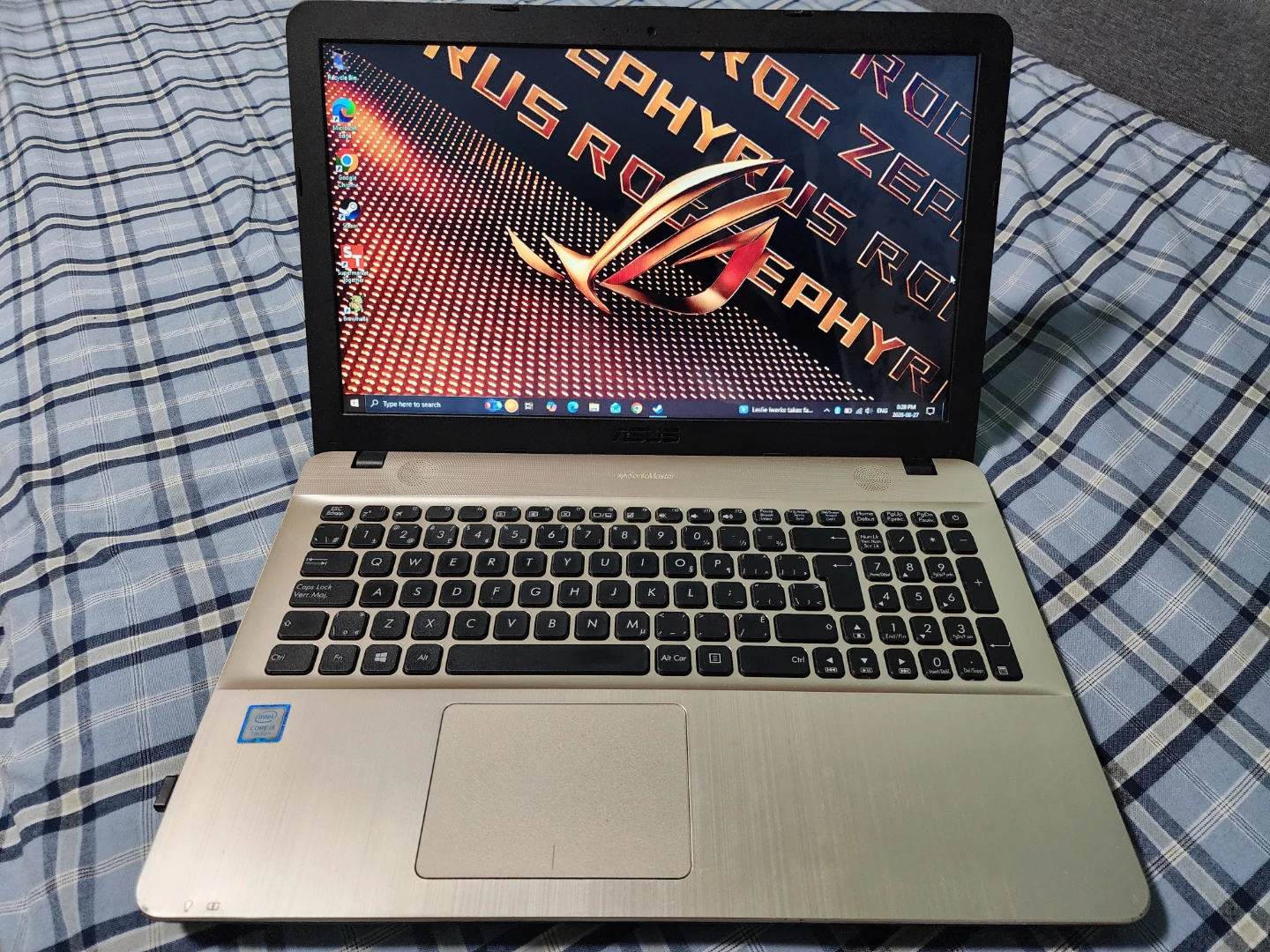 ASUS vivobook laptop 15.6"