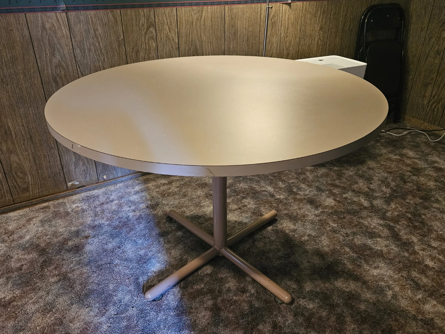 Circular table