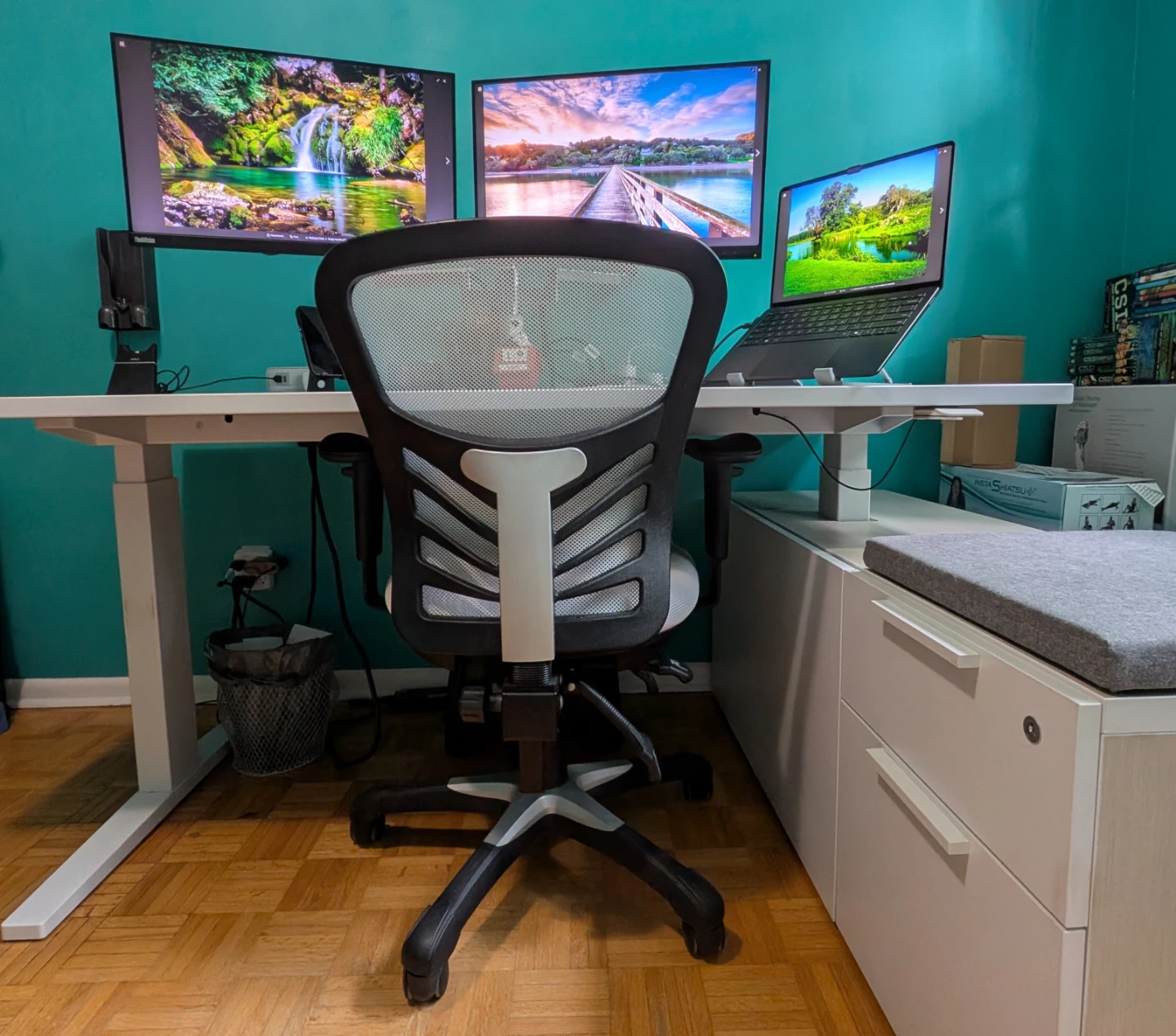 Electric Standing Desk including monitors and chair - photo 3