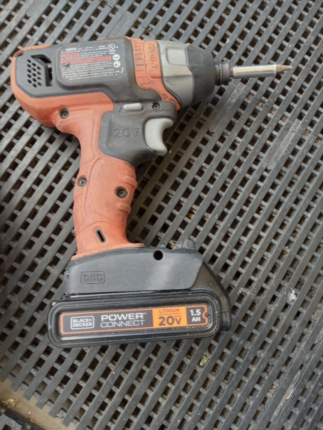 Black+Decker Leaf Blower & 20V Impact Driver - photo 2