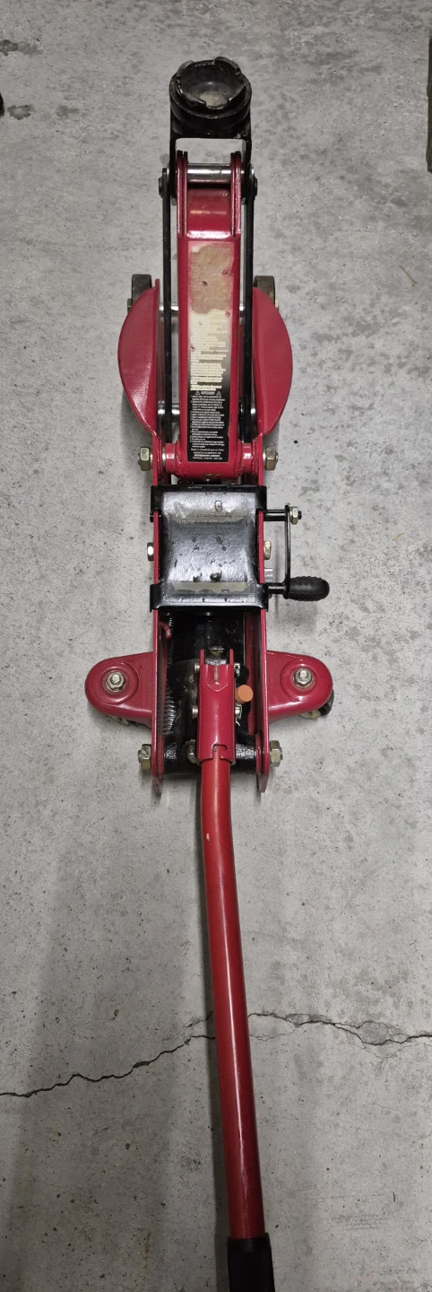 Motomaster Hydraulic Safety-Locking Jack - photo 5