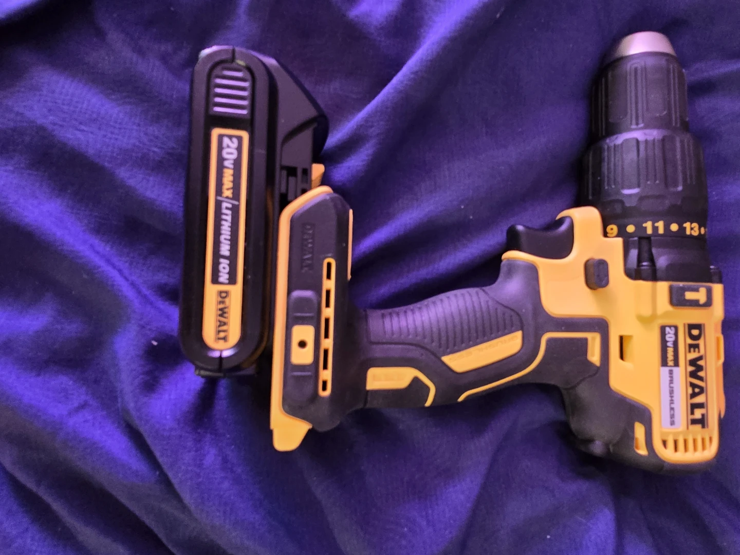 DeWalt 20V MAX Cordless Drill and Sander Combo Kit - photo 5