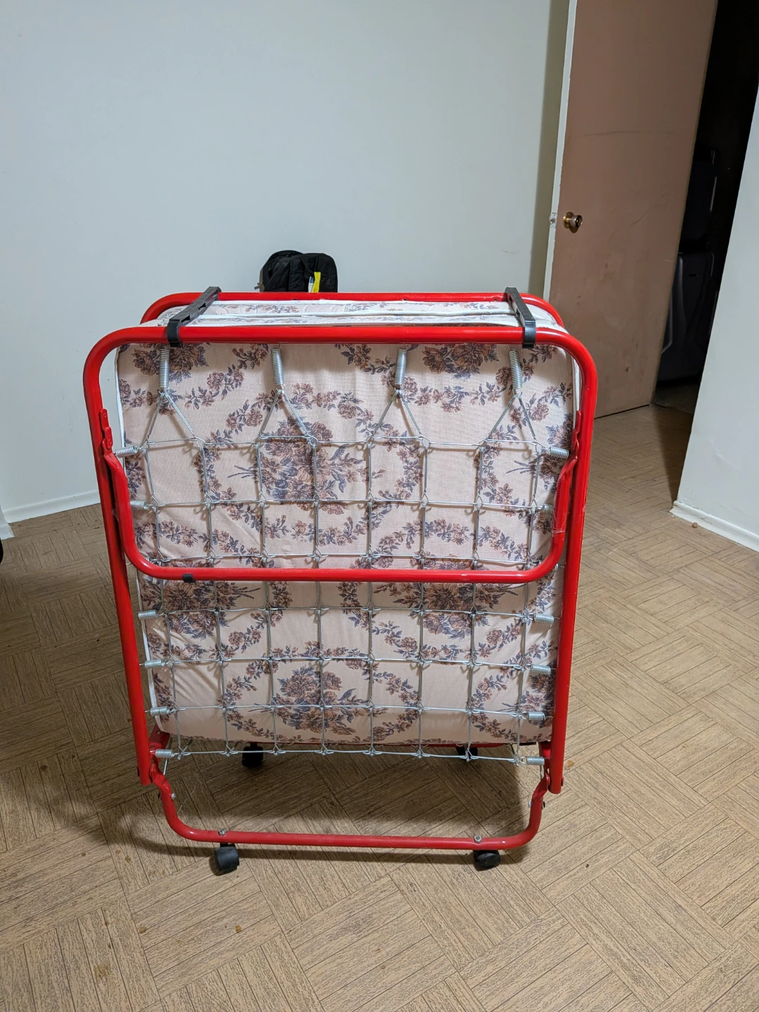 Folding Cot with Floral Mattress - photo 2
