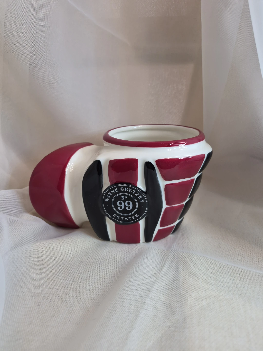 Ceramic Gretzky Collectable Estates Hockey No 99 Glove Mug
