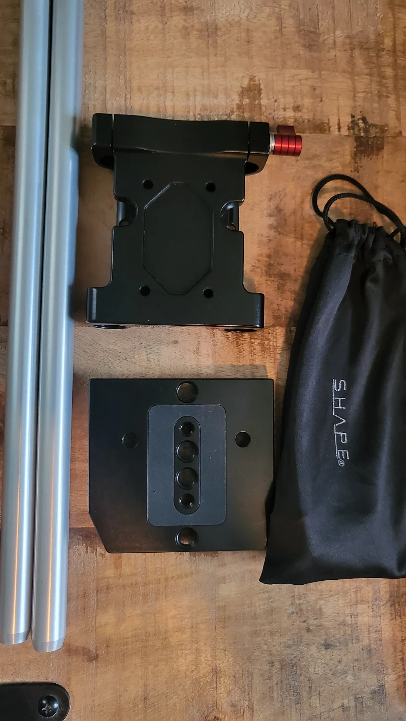 Canon C70 Cinema Camera and charger - photo 4