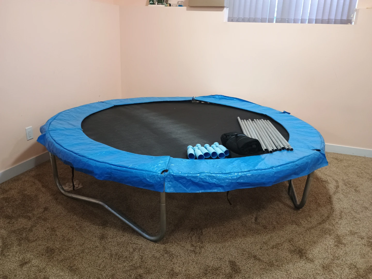 Trampoline round 8ft with Safety Net and Poles - photo 5