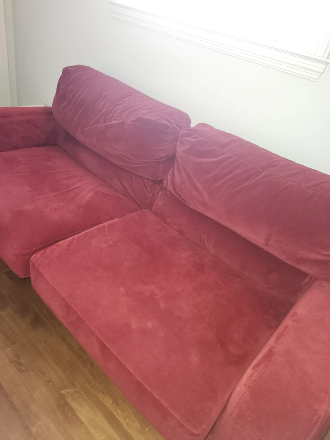 Couch - photo 3