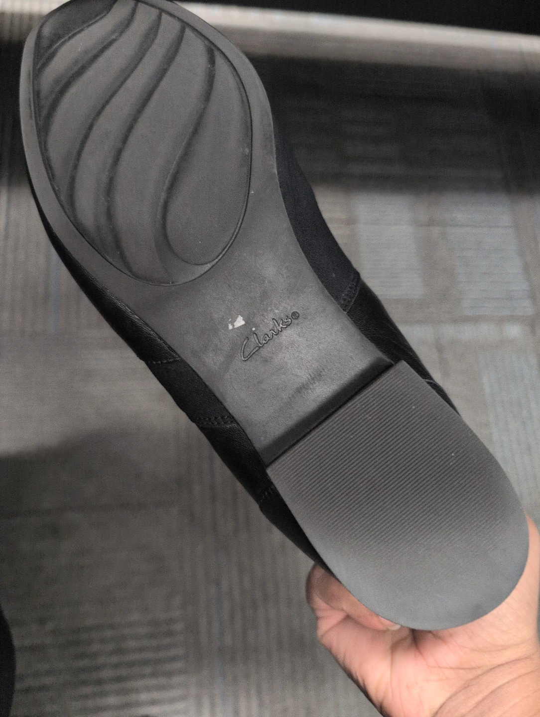 Used. Clarks Women's Black Flats - photo 3