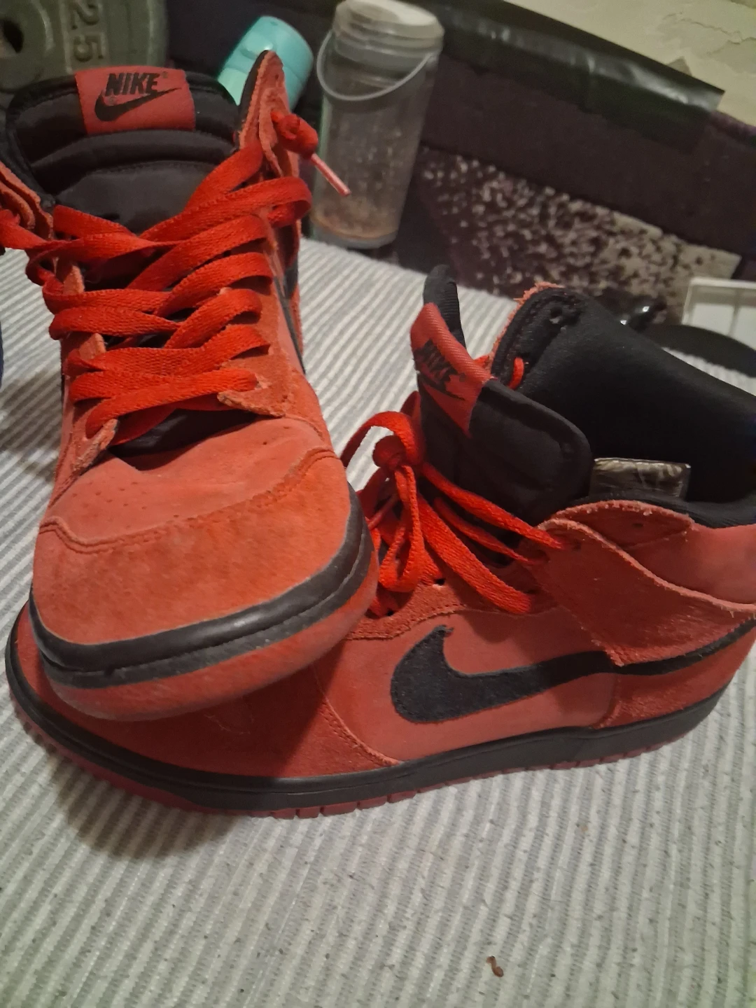 Nike SB Dunk High Pro  Red Devil SUEDE  sz 9.5