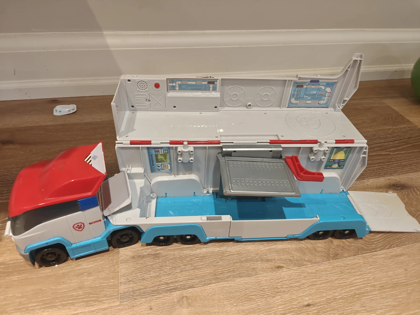 Paw Patrol Mobile Command Center Truck Toy - photo 2