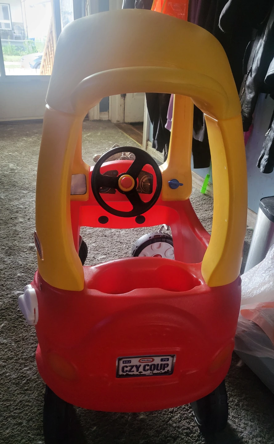 Little Tikes Cozy Coupe Ride-On Toy - photo 2