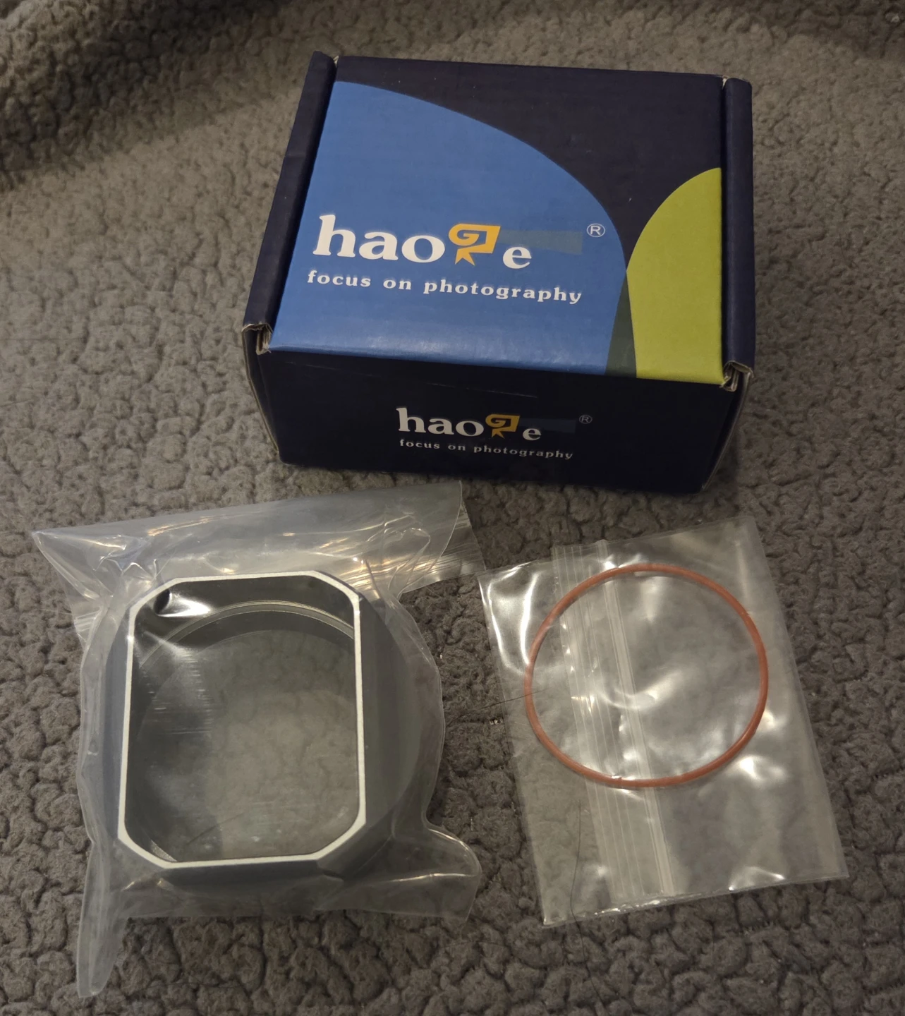 Brand new lens hood - photo 2