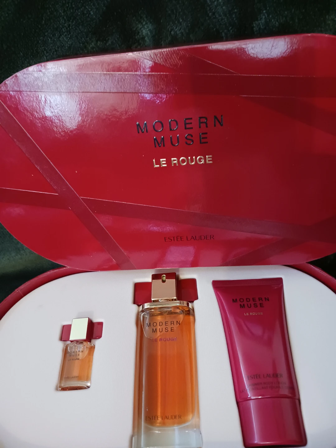 Estee Lauder Modern Muse Le Rouge Perfume Set
