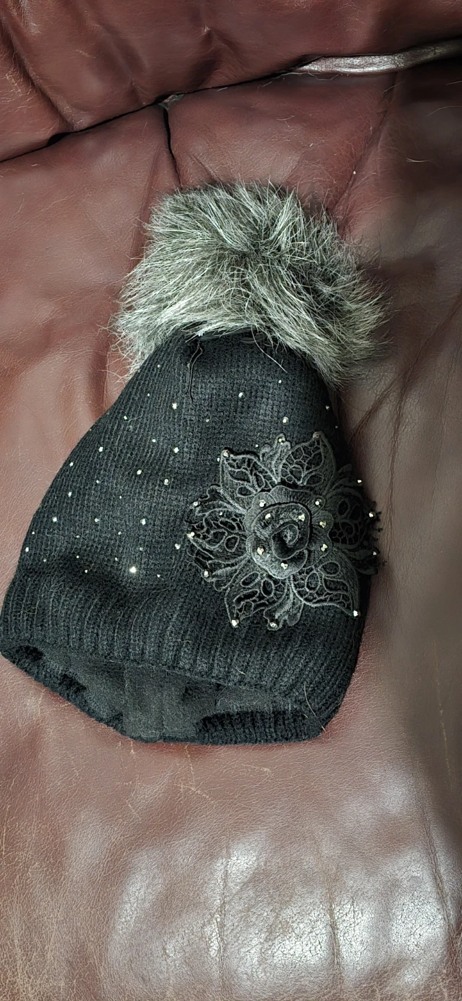 Beautiful Boutique Women's Winter Hat - photo 2