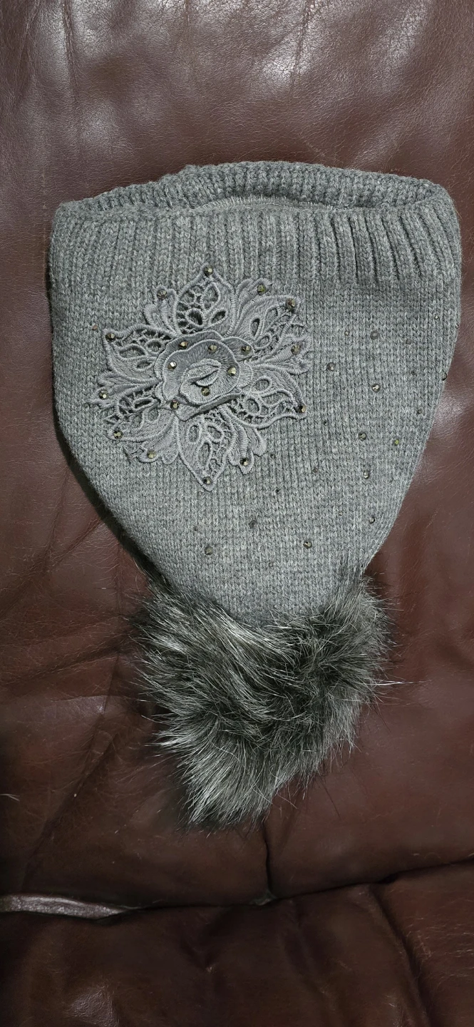 Beautiful Boutique Women's Winter Hat - photo 4
