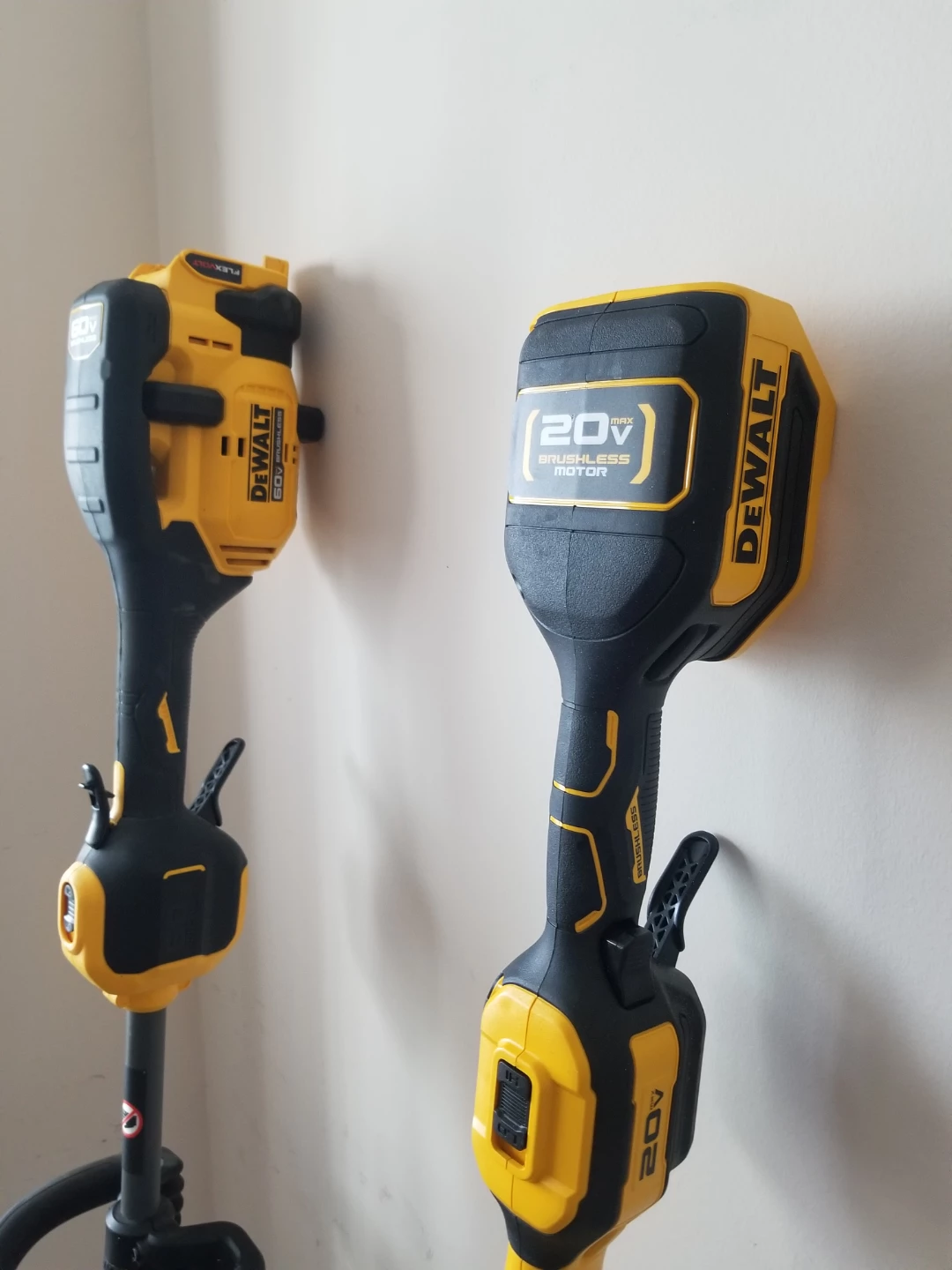 Dewalt 20V battery power trimmer it folds easy to store - photo 5