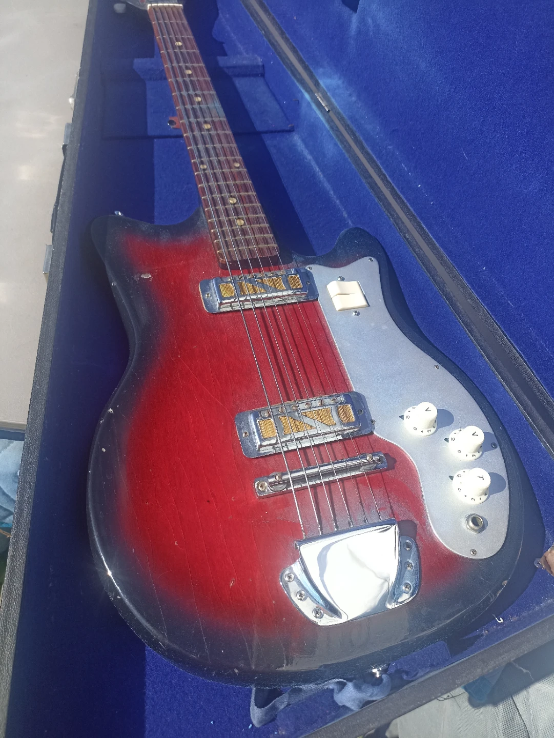 Vintage Electric Guitar,probably a Teisco.