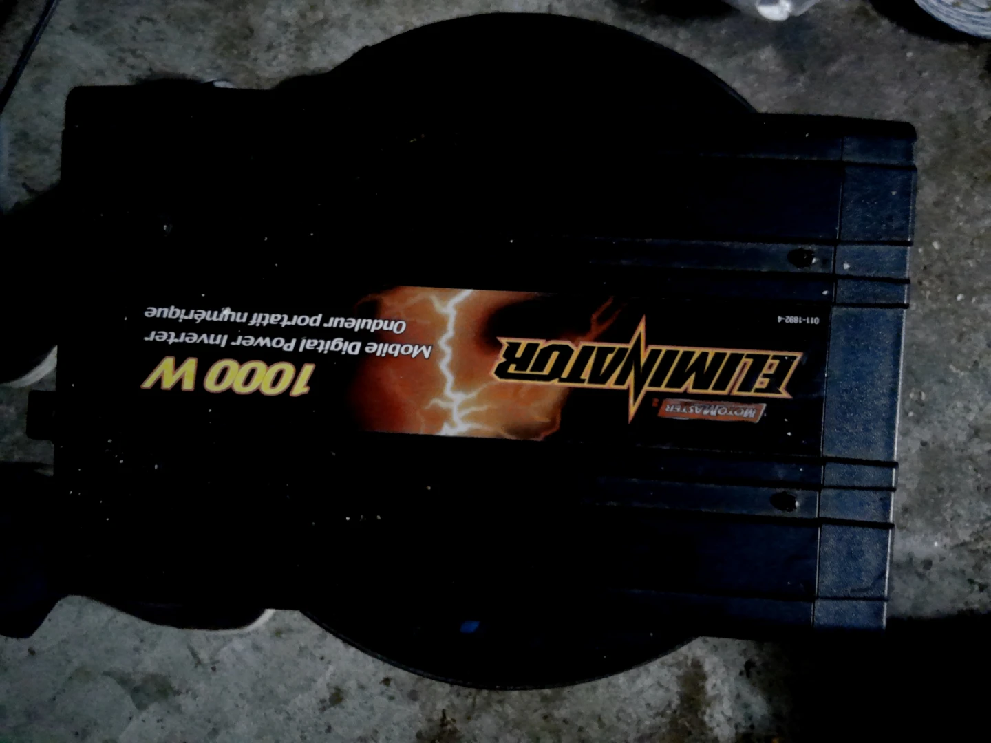 Motomaster Eliminator 1000W Mobile Power Inverter