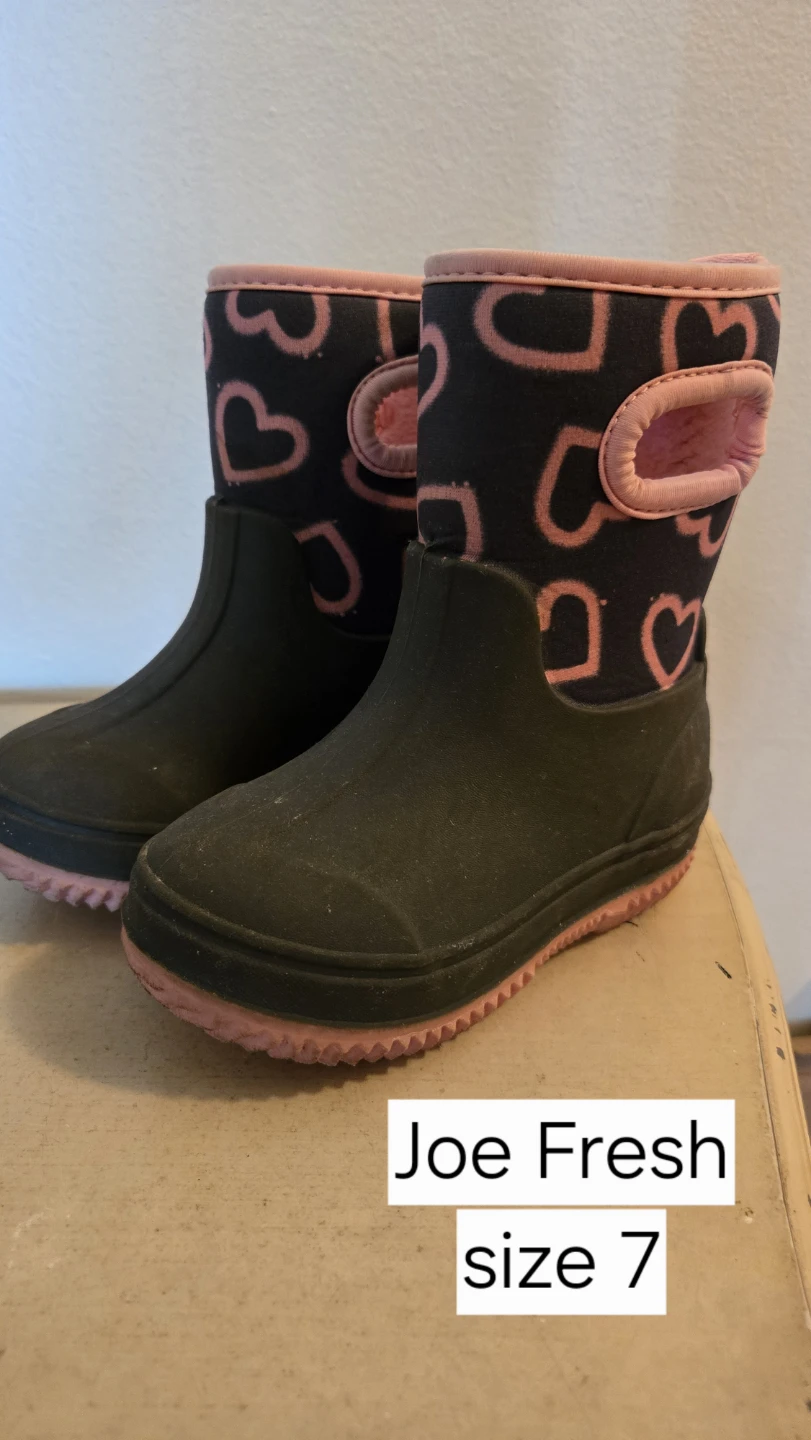 Joe Fresh Girls Heart Rain Boots Size 7