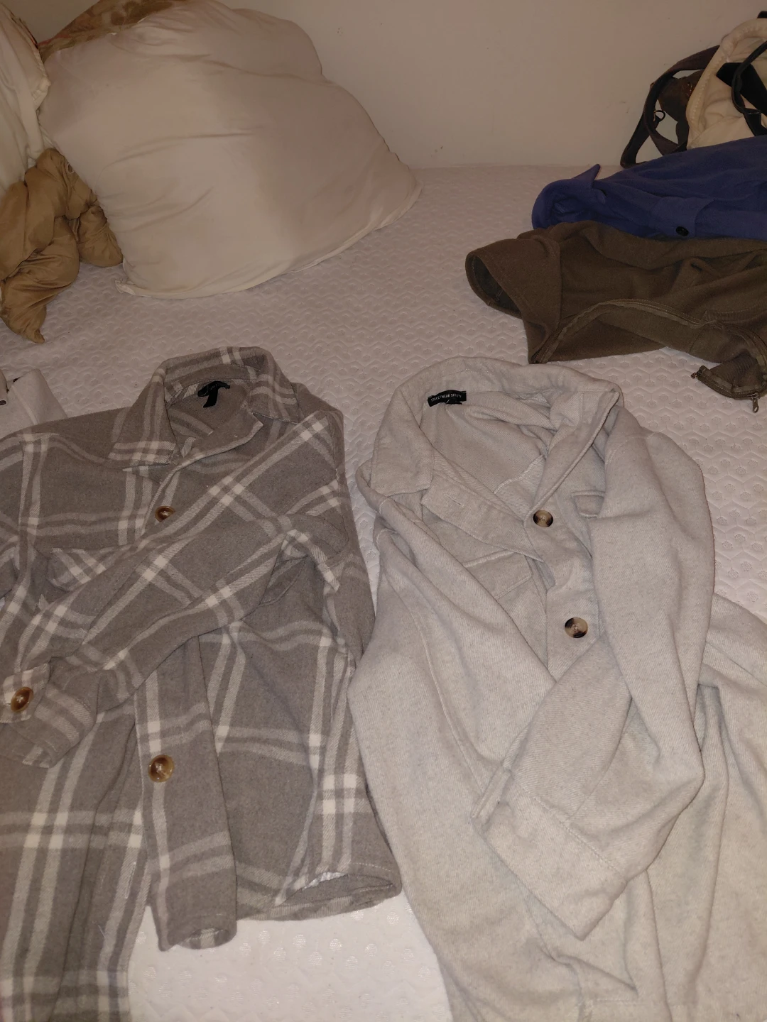 Free women's plus sized sweaters etc - photo 3