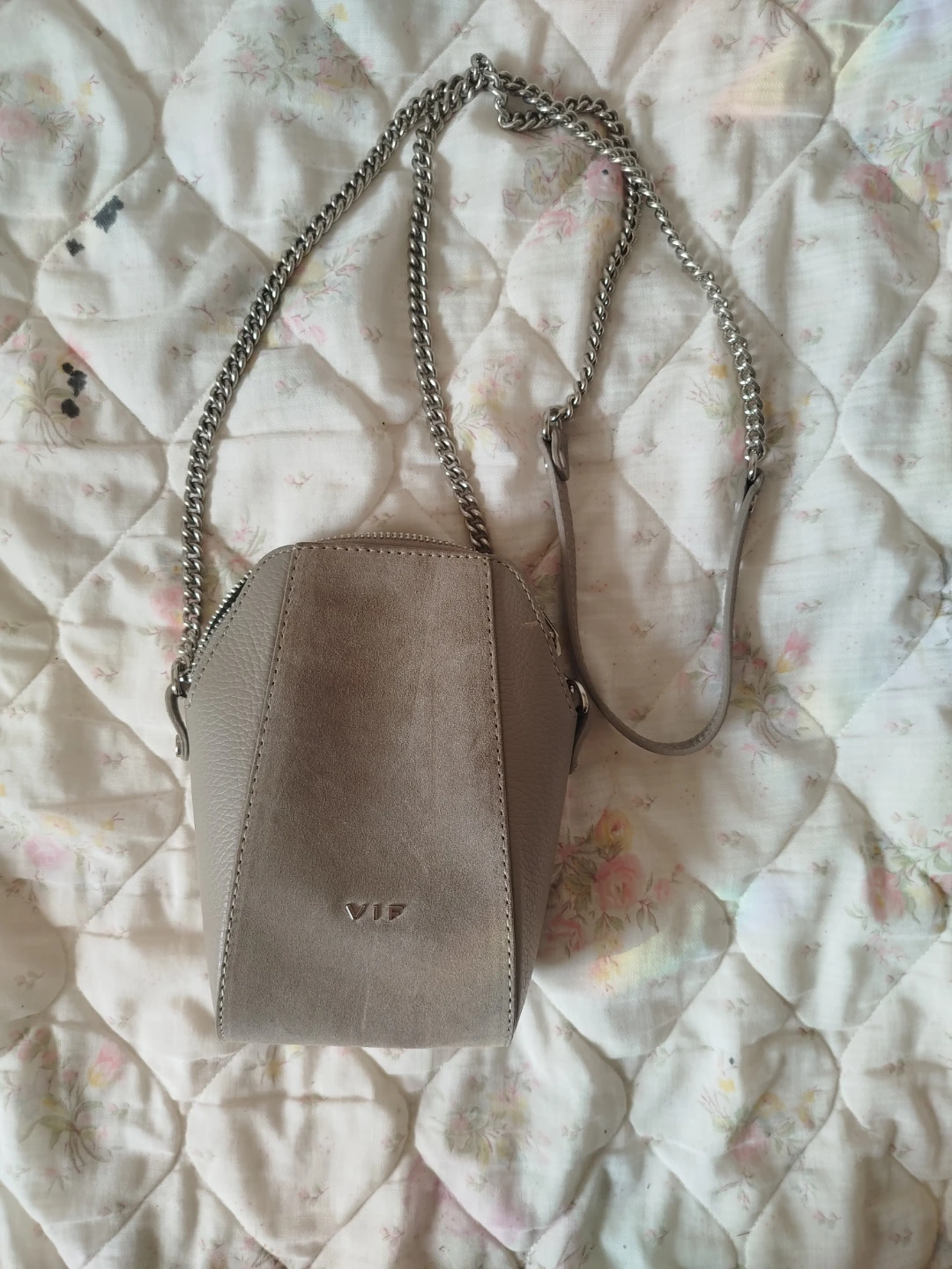 VIF Grey Leather Crossbody Bag with Chain Strap