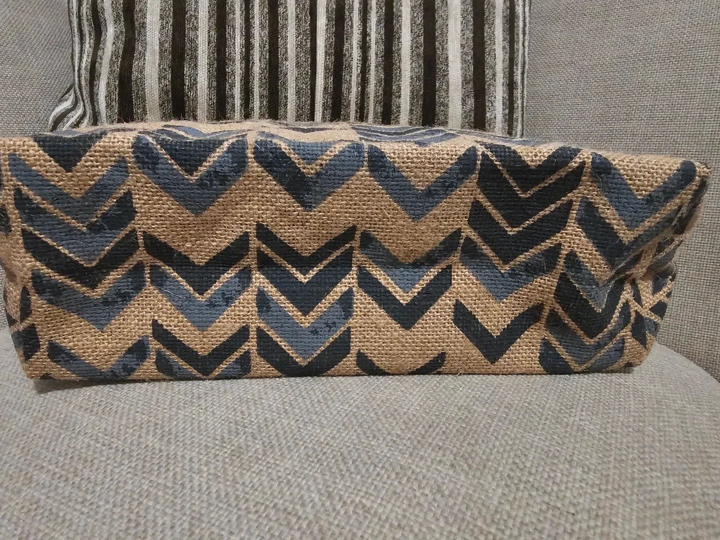 Neiman Marcus Chevron Pattern Pouch - photo 4