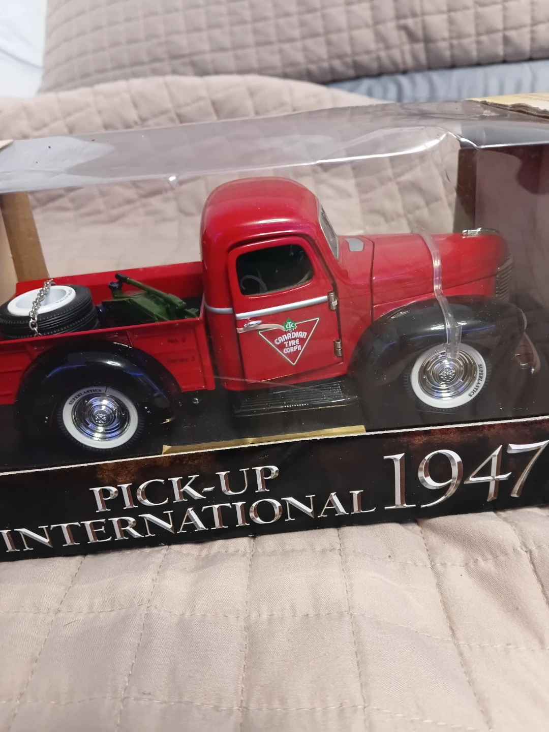 Liberty Classics Canadian Tire 1947 INTERNATIONAL Pickup Truck