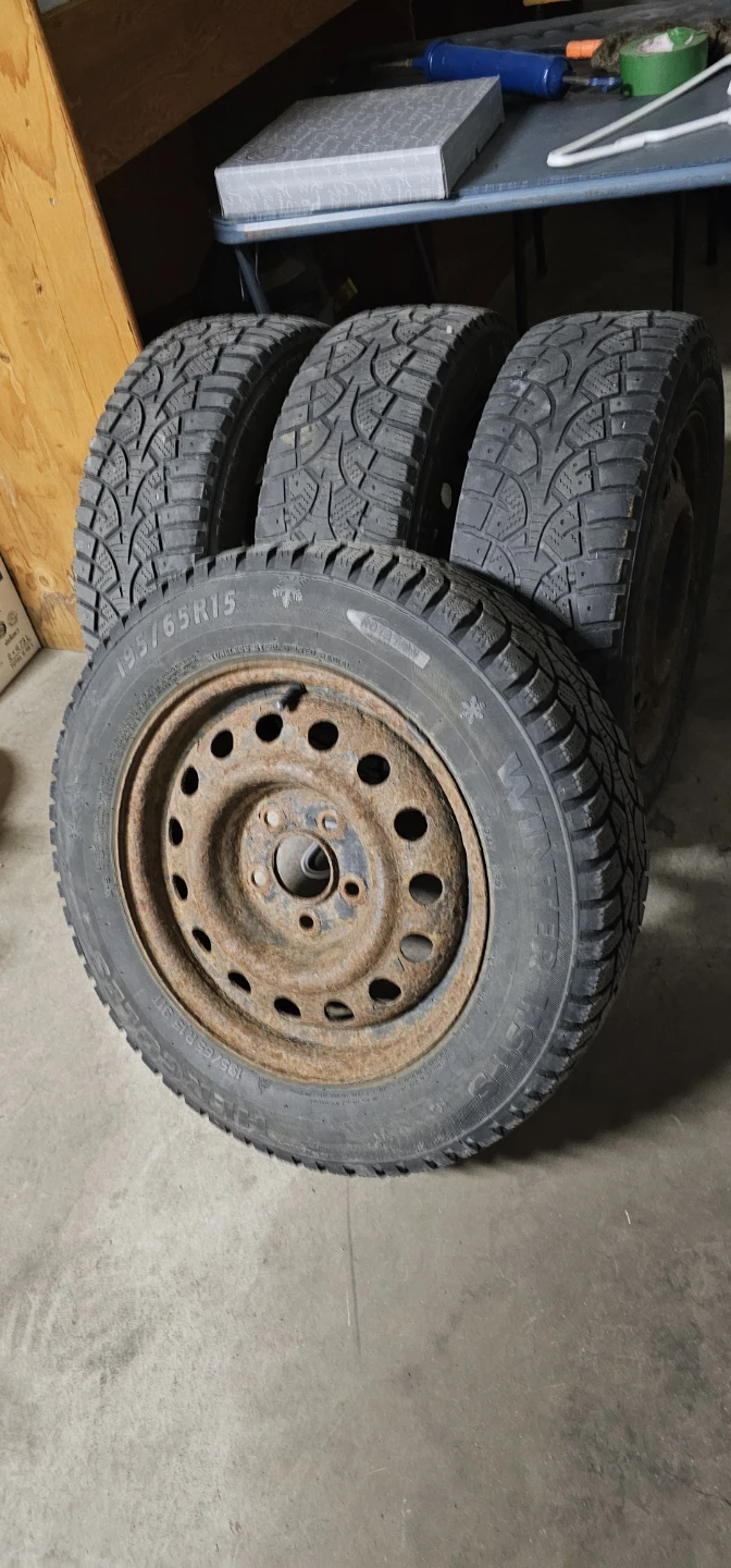 Set of 4 Winter Tires 195/65R15