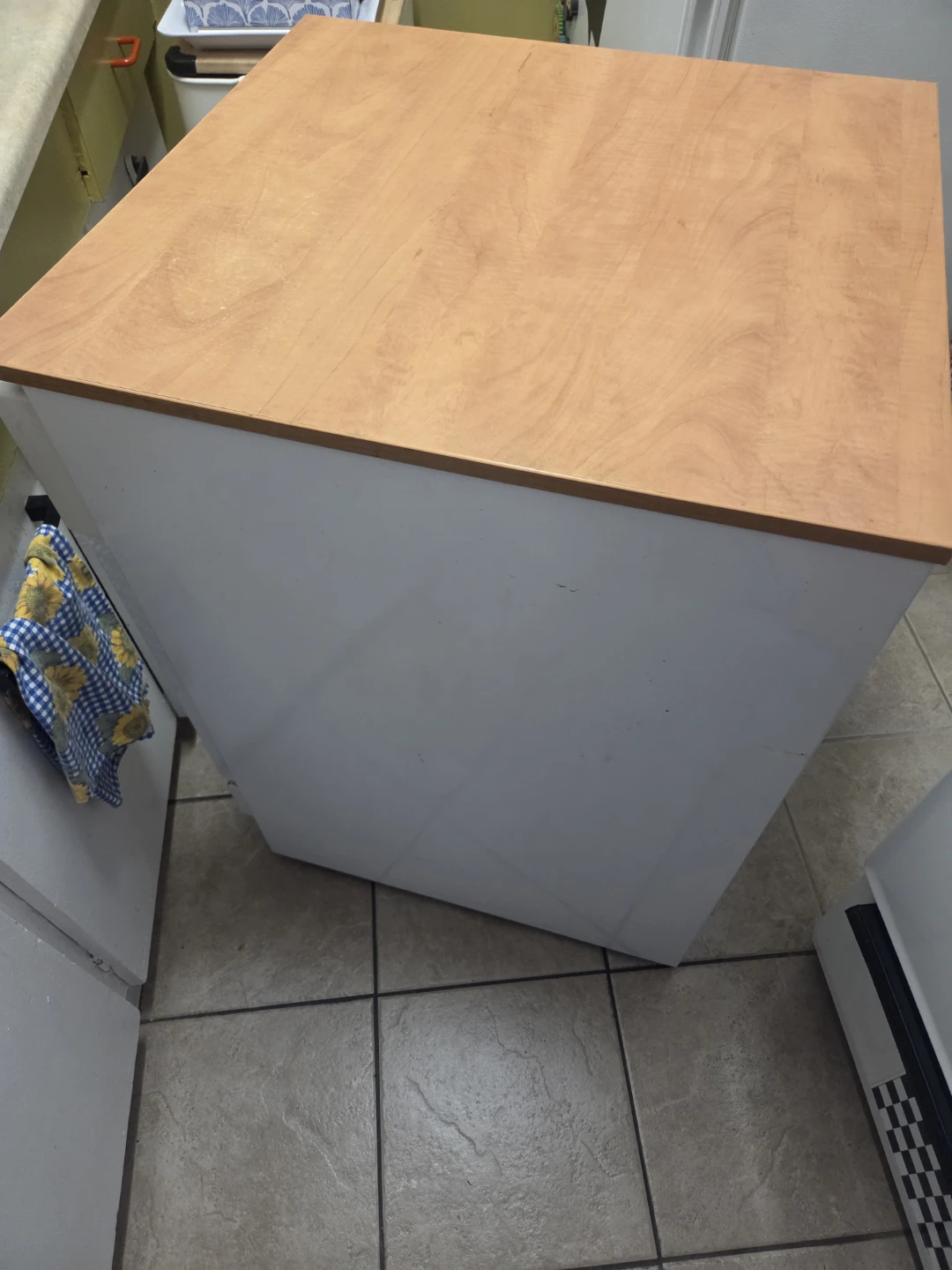 Beaumark Dishwasher with Wooden Top - photo 5