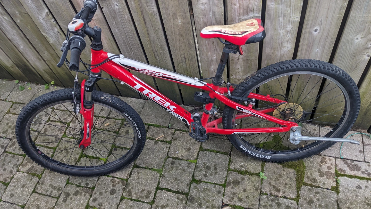 Trek 220 Kids Mountain Bike - photo 2