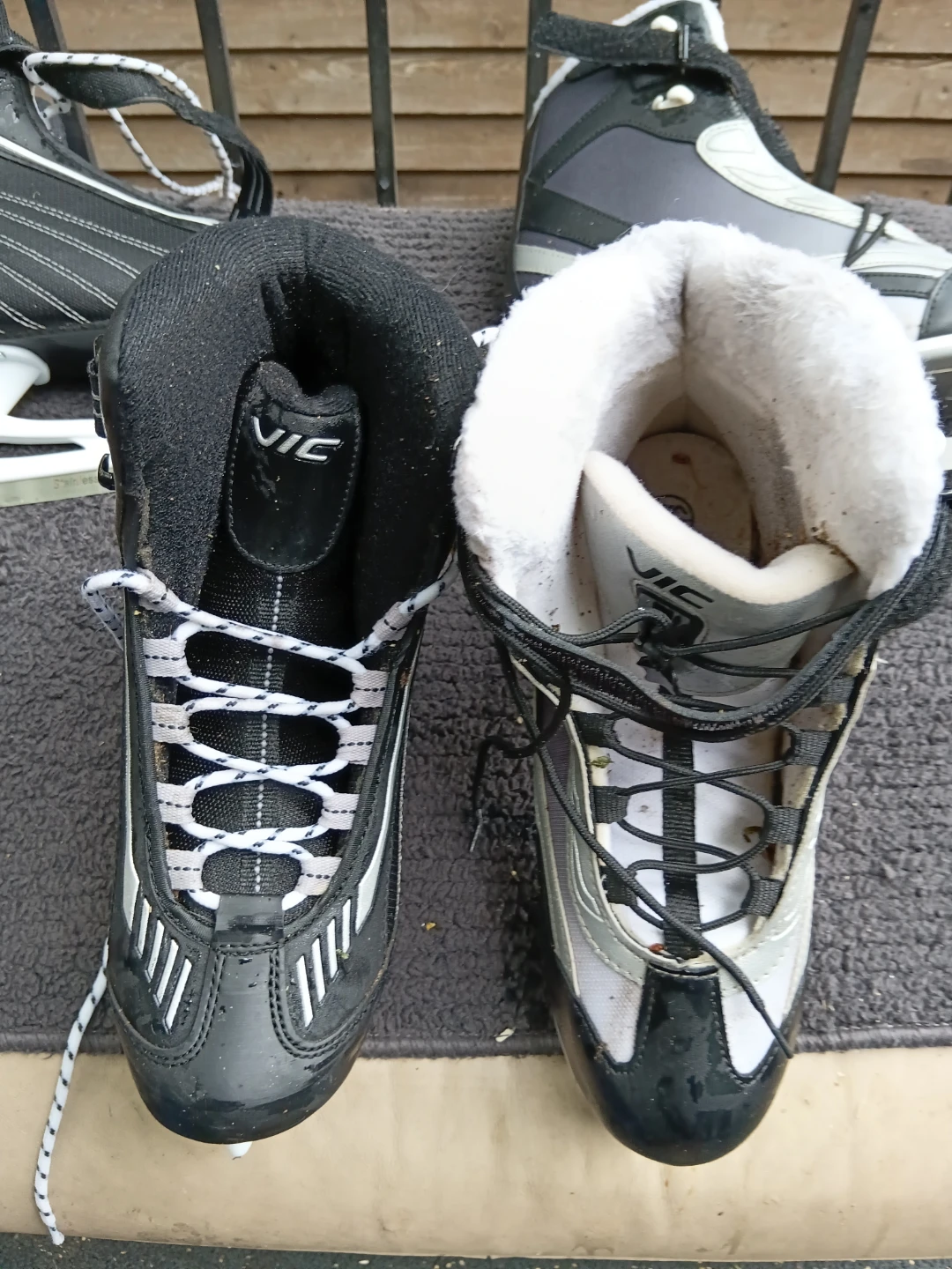 VIC Ice Skates Men's Size 7 & Woman's Size 9 - photo 2