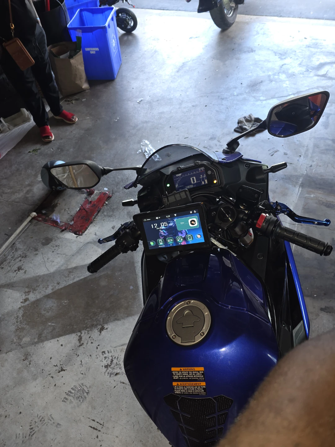 2025 Yamaha R3 Sport Motorcycle - photo 4