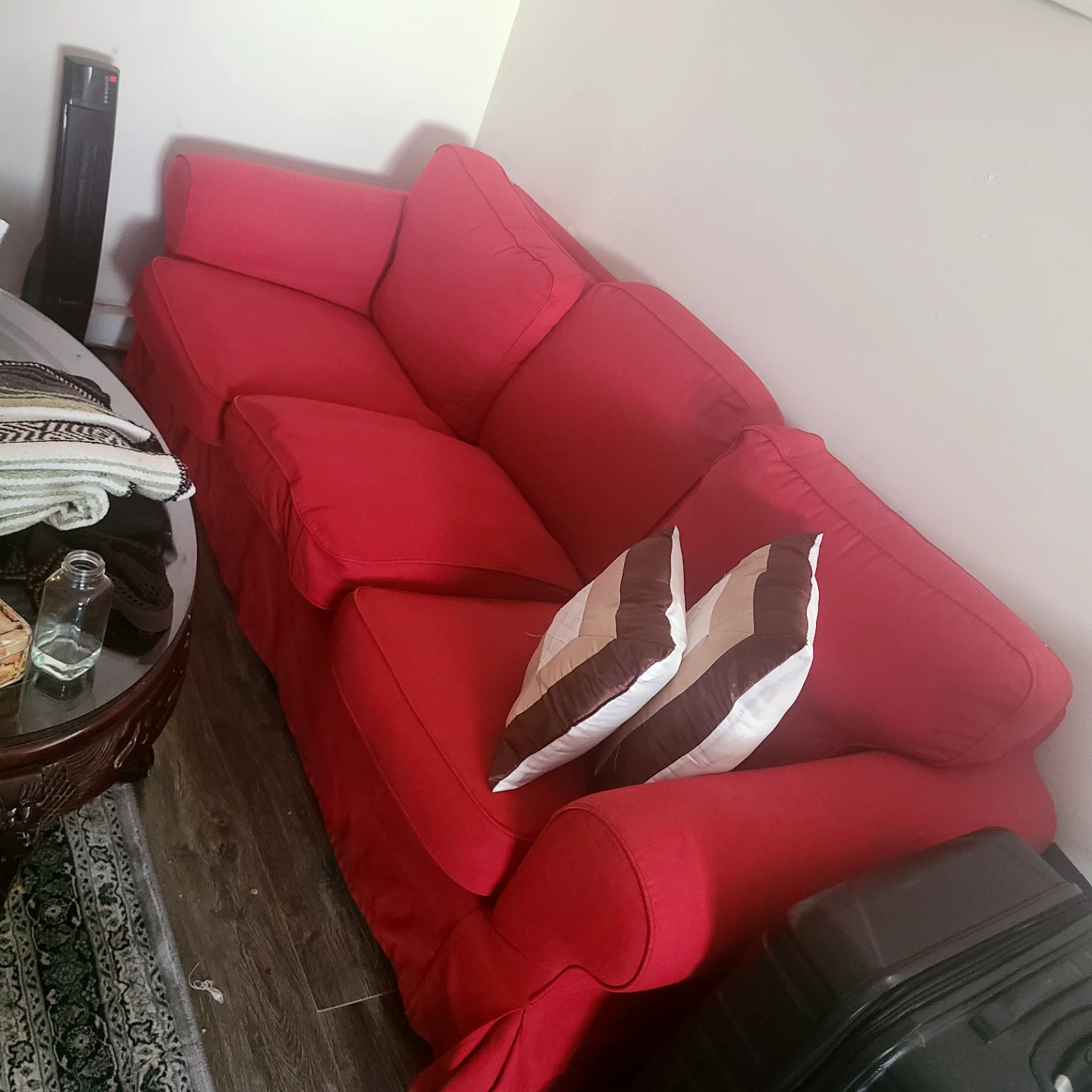 Red Three-Seater Sofa - photo 3