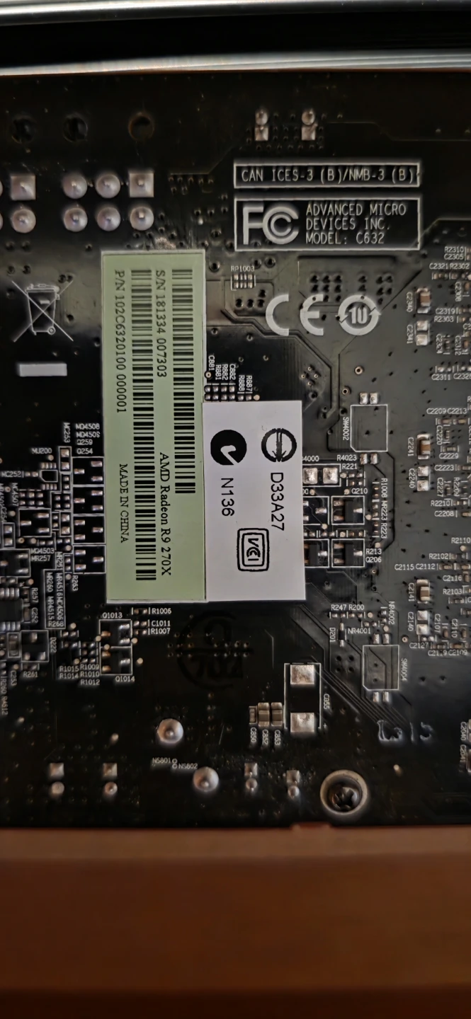 AMD Radeon R9 270X - photo 2