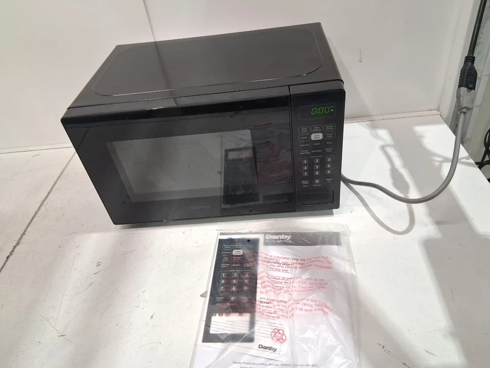 Danby 0.7 Cu. Ft. Microwave Oven