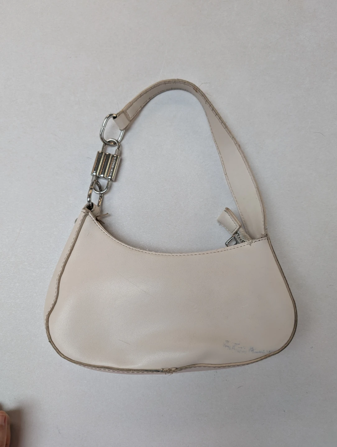 Steve Madden Cream Shoulder Bag needs cleaning inside - photo 2