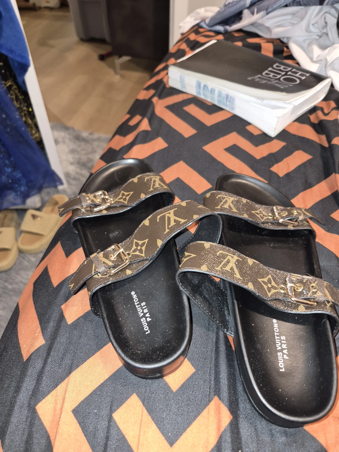 Louis Vuitton Monogram Slides - photo 3