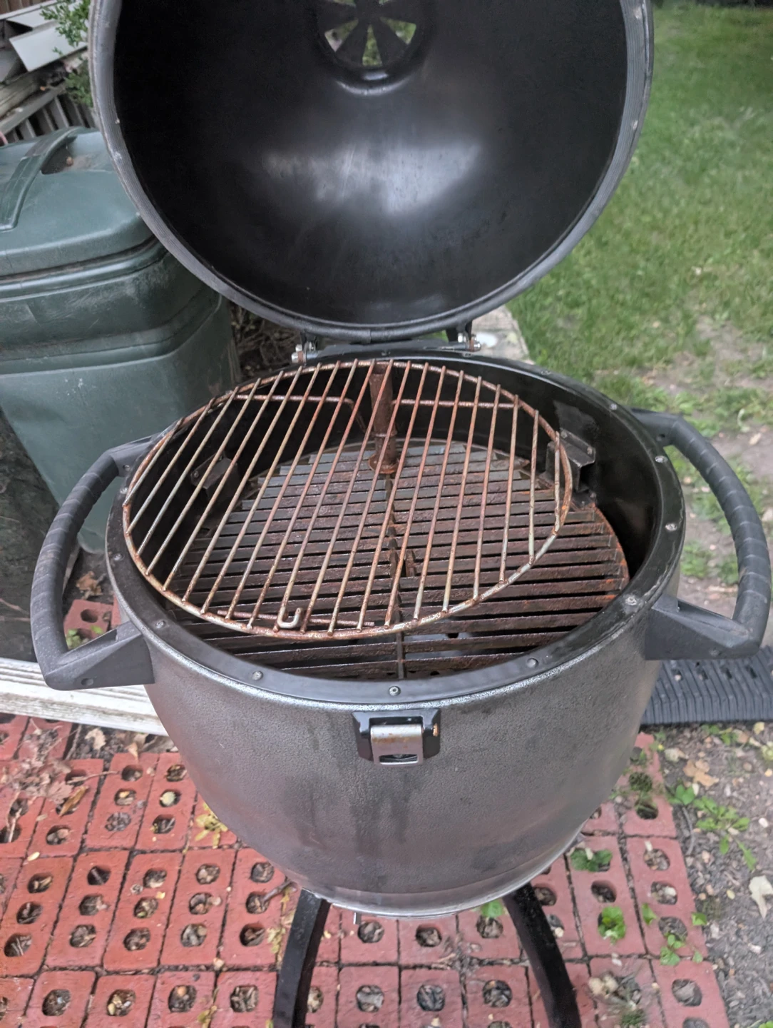 Kamado Style Grill - photo 4